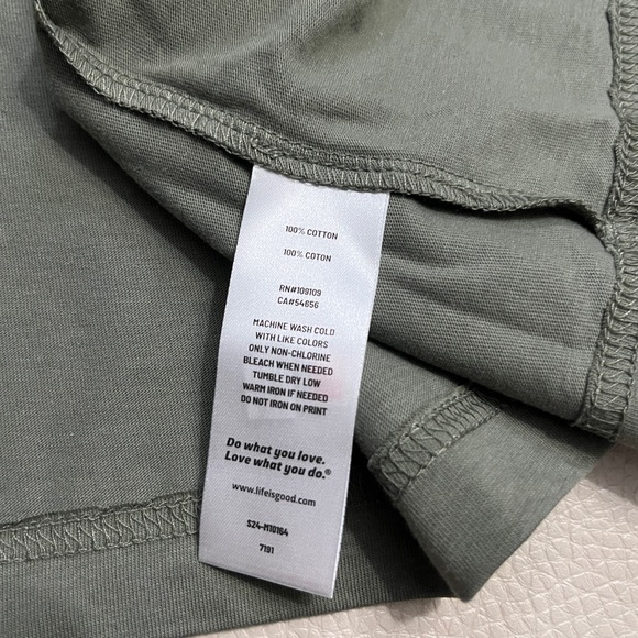 NWT - Life is Good Men’s Hiking Graphic Tee - Size XL - Picture 8 of 8